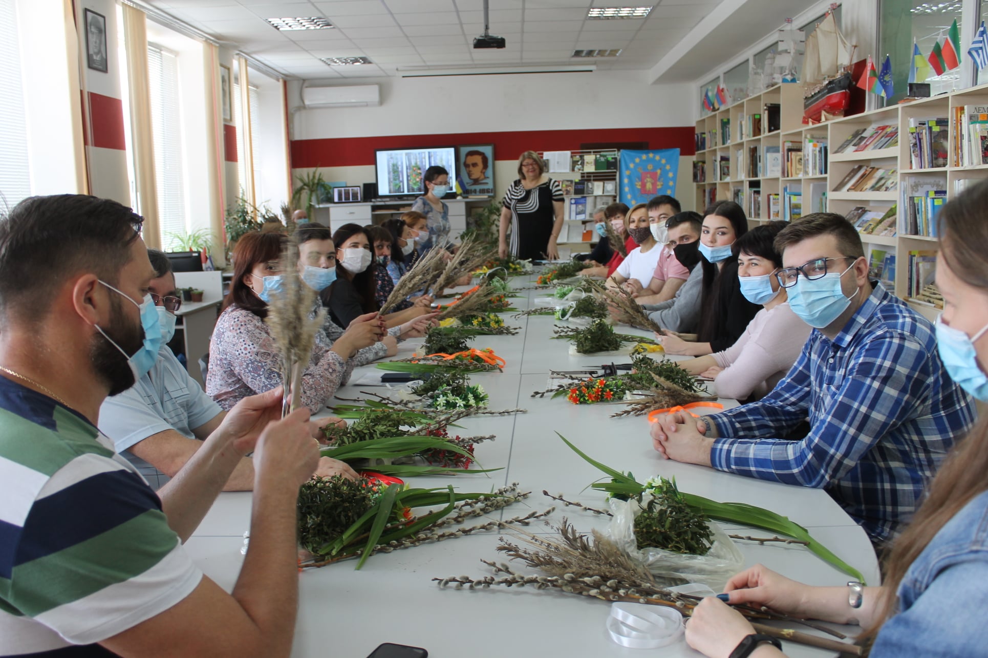Разговорный клуб: Ян Павел 2 и мастер-класс по изготовлению пасхальных пальм